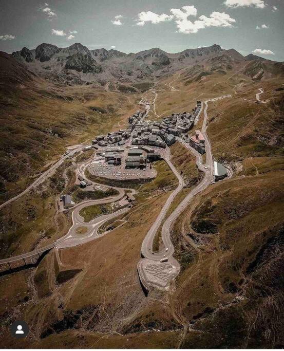 Estudio Pas De La Casa Pie De Pista-Vistas-Wiffi-Netfli Hut 7353 外观 照片
