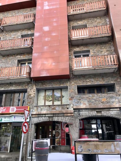 Estudio Pas De La Casa Pie De Pista-Vistas-Wiffi-Netfli Hut 7353 外观 照片