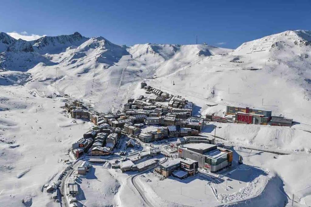 Estudio Pas De La Casa Pie De Pista-Vistas-Wiffi-Netfli Hut 7353 外观 照片